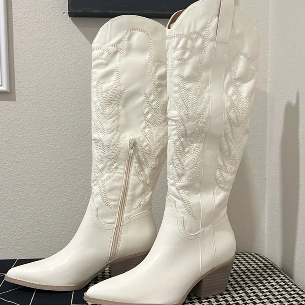 Oasis Society “Samara” Tall Western Boho Cowgirl Boots Embroidered White 7.5 New - Picture 7 of 16